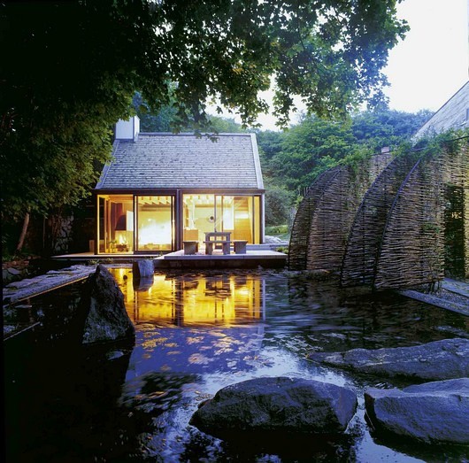 瑞典建筑师Wingardhs设计的乡村度假小屋Mill House，景观和室内设计都充满禅意。 
